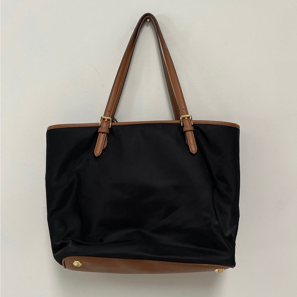 Michael Kors Jet Set Multi Pocket Purse - Picture 3 of 7